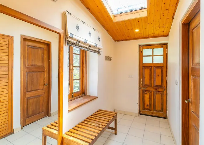 Stayvista At Paris With Pvt Outdoor Heated Pool In KasauliVilla